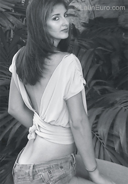 Date this voluptuous Colombia girl Alexandra from Medellin CO9132