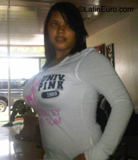 Date this stunning Dominican Republic girl Micary from R.d ,santo Domingo DO10219