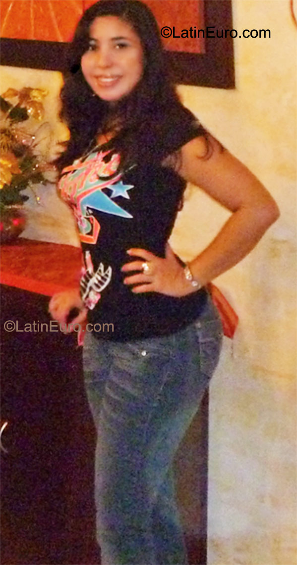 Date this good-looking Colombia girl Sandra from Barranquilla CO9649
