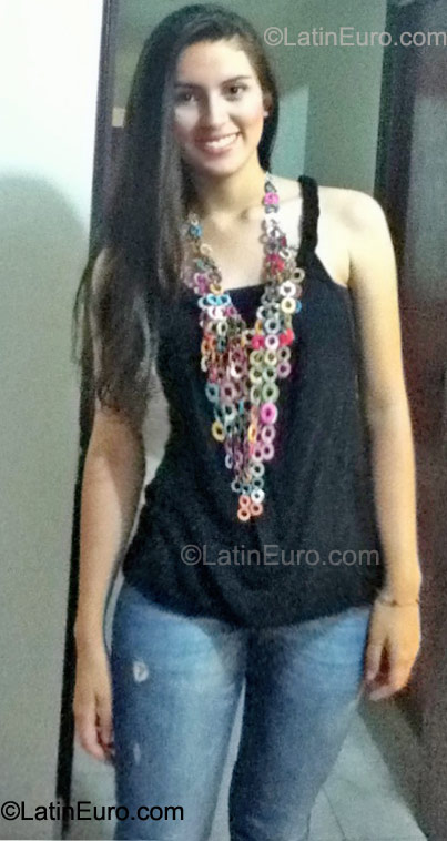 Date this delightful Colombia girl Angie from Barranquilla CO9170