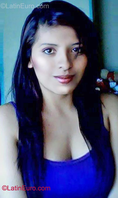 Date this cute Colombia girl Carolina from Cali CO9526