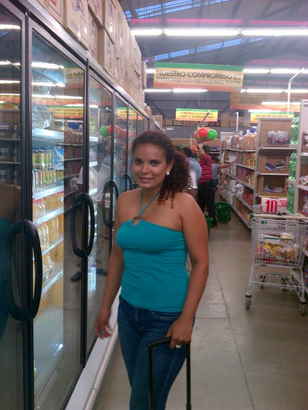 Date this delightful Honduras girl Nelsy from Ceiba, Atlantida HN556