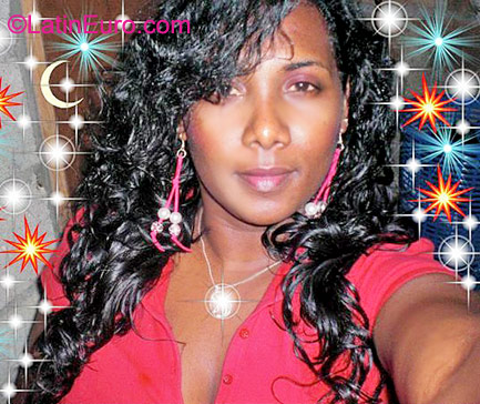 Date this pretty Dominican Republic girl Esther123 from Santo Domingo DO10239