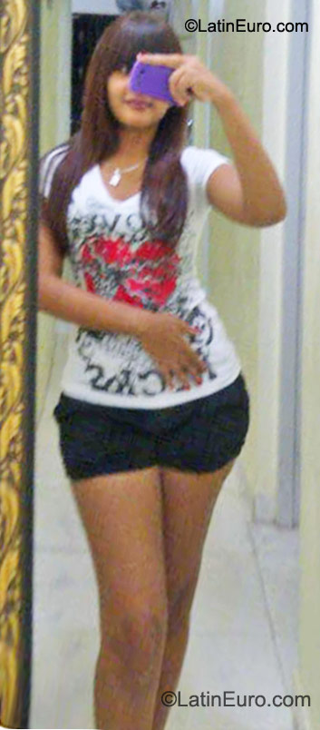 Date this beautiful Dominican Republic girl Ilka from Santo Domingo DO10242