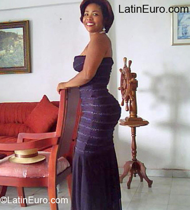Date this exotic Colombia girl Maria from Cartagena CO15169