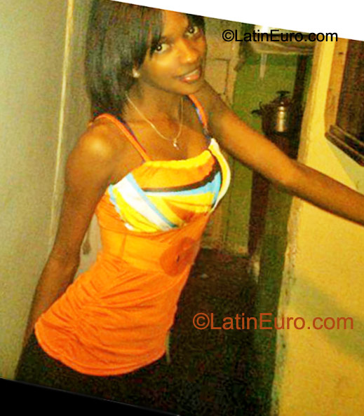 Date this stunning Dominican Republic girl Andry12 from Santiago DO10260