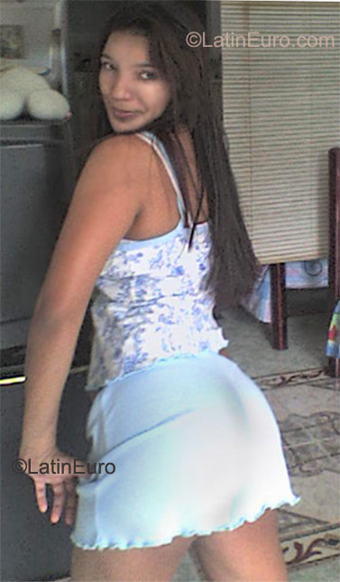 Date this charming Colombia girl Nini from Cali CO9215