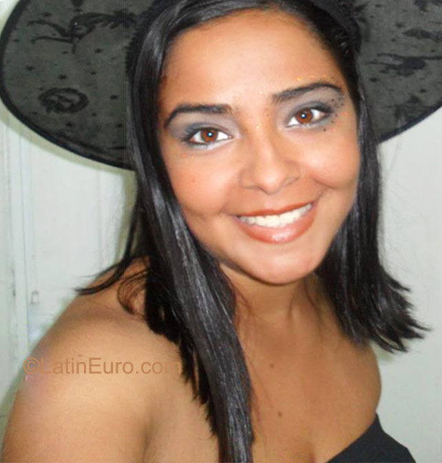 Date this nice looking Colombia girl Elisa from Cali CO9231