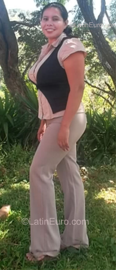 Date this cute El Salvador girl Sonia from El Salvador SV34