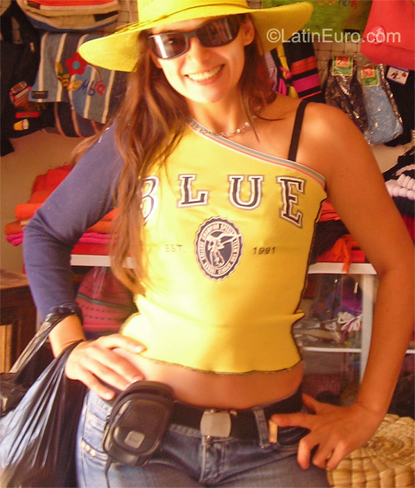 Date this cute Colombia girl Natasha2013 from Medellin CO9321