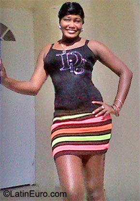 Date this voluptuous Jamaica girl Blackapple from kingston JM431