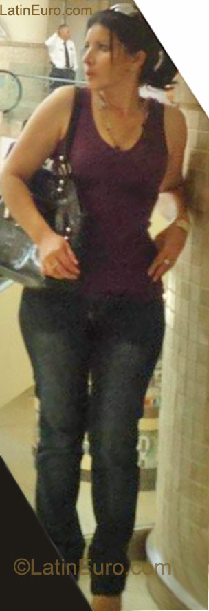 Date this passionate United States girl Karla from Hallandale Beach US12296