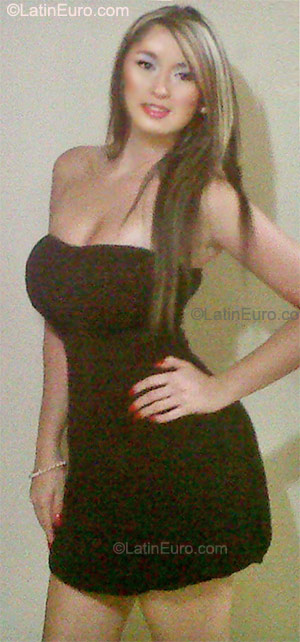 Date this young Colombia girl Andrea from Medellin CO9395