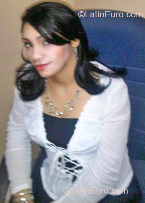 Date this delightful Dominican Republic girl Michelle from Santo Domingo DO10417