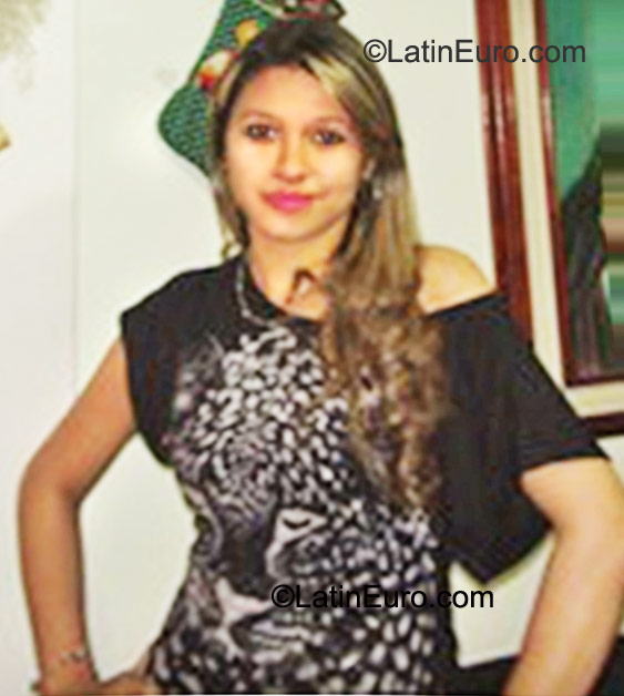 Date this gorgeous Colombia girl Yohana from Medellin CO9414