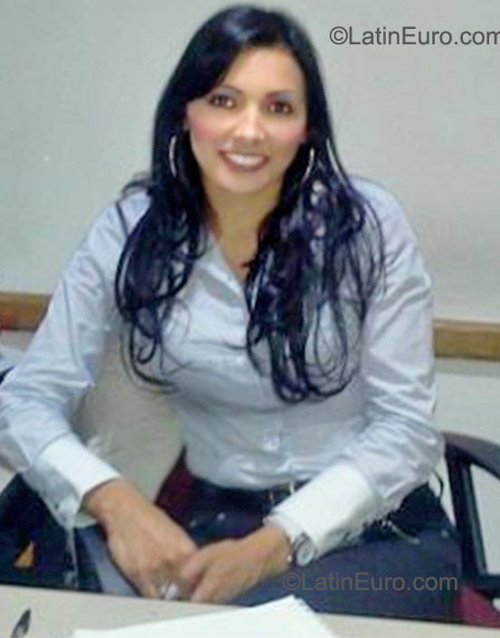 Date this hot Colombia girl Luz Miryam from Bogota CO9416