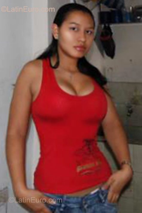Date this delightful Colombia girl LEIDY JHOANNA from Cali CO9447