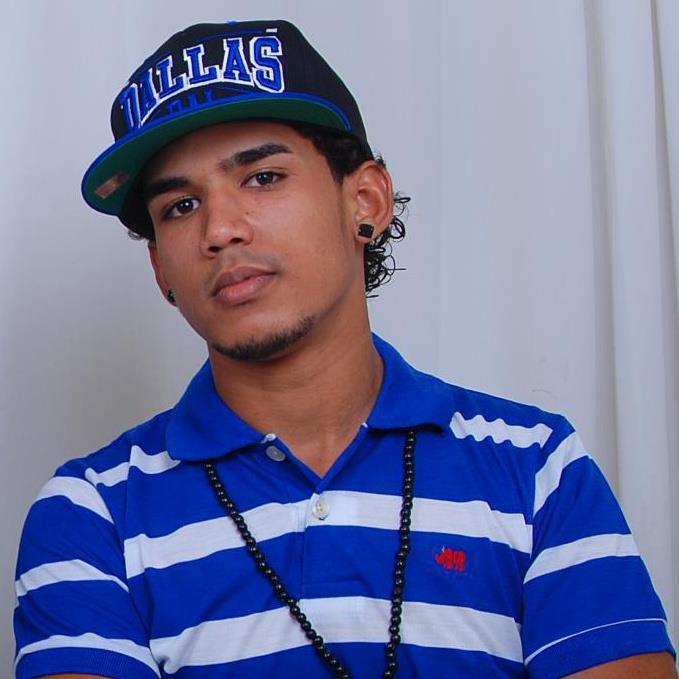 Date this good-looking Dominican Republic man Junior from La Vega DO10445