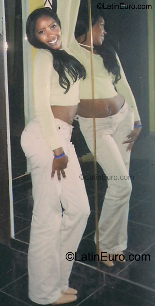 Date this funny Dominican Republic girl Maria from Santo Dominigo DO10458