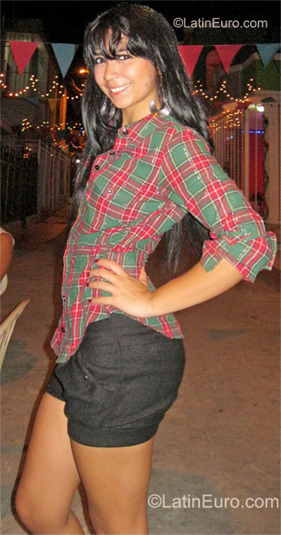 Date this pretty Colombia girl Ana from Bogota CO9496