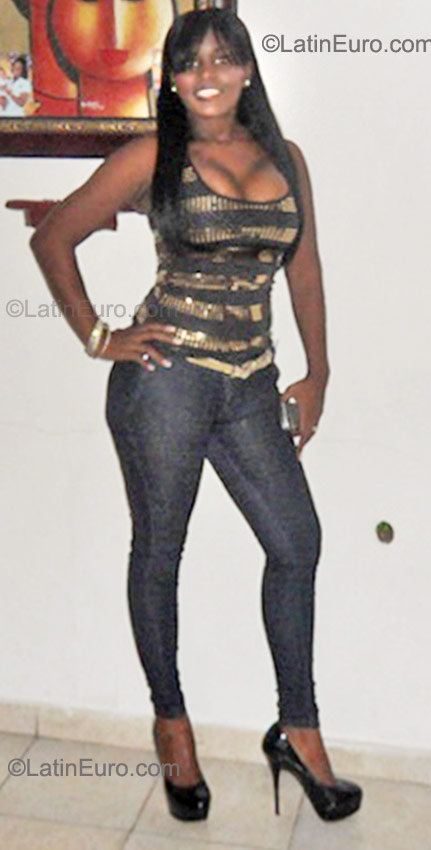 Date this tall Dominican Republic girl Ingri from Santo Domingo DO10480