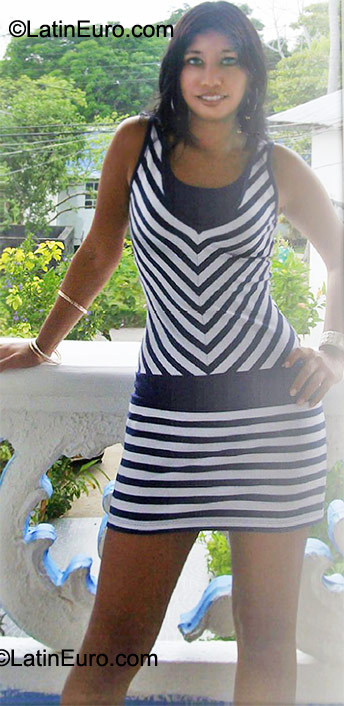 Date this foxy Colombia girl Diana from Bucaramanga CO9499