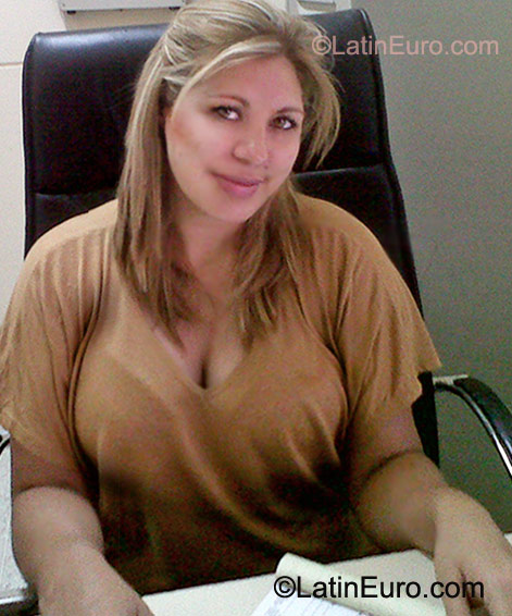 Date this beautiful Honduras girl Vanessa from San Pedro Sula HN795