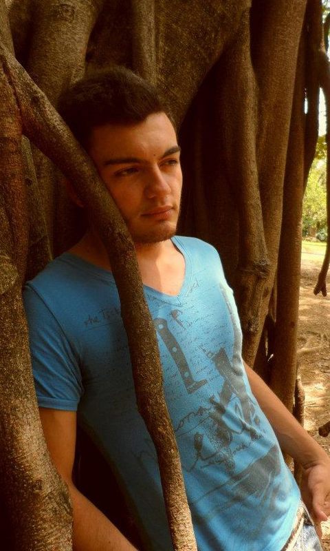 Date this tall Colombia man JUAN DAVID from Salamina CO9531