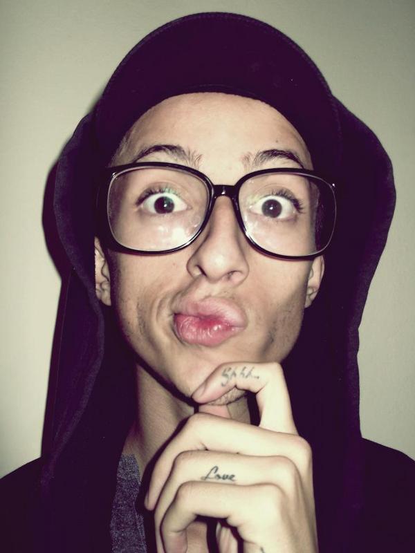 Date this happy Brazil man Lucas Augusto from Belo Horizonte BR6381