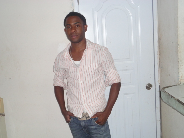 Date this happy United States man Yosuach from Santiago US12435