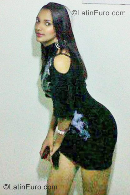 Date this passionate Dominican Republic girl Elizabeth from Santo Domingo DO10539