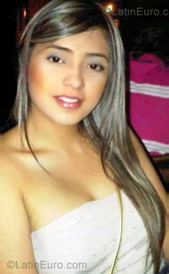 Date this stunning Colombia girl Lorena from Medellin CO9570
