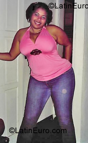 Date this gorgeous Dominican Republic girl Desiree from Santo Domingo DO10597