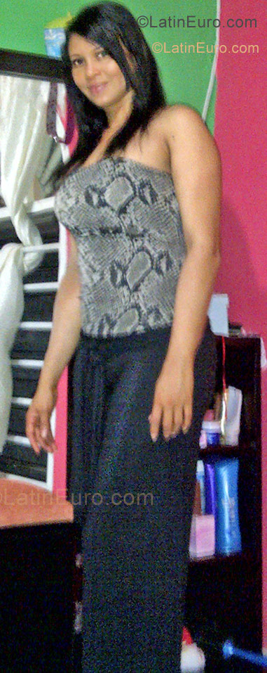 Date this sultry Colombia girl Judith from Cartagena CO9635