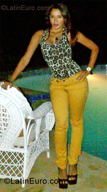 Date this nice looking Dominican Republic girl Rocio from Puerto Plata DO10614