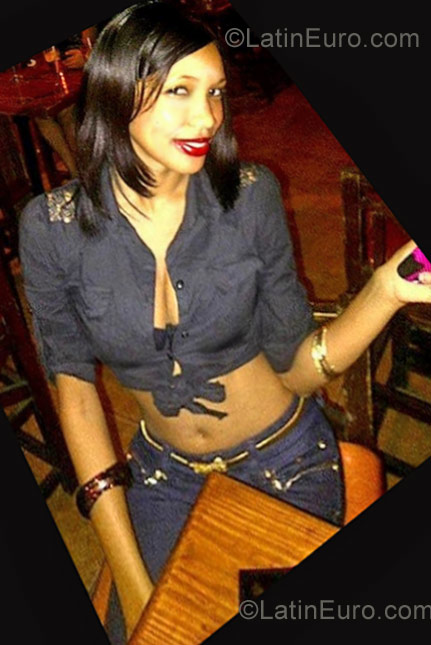 Date this pretty Dominican Republic girl Flakita from Santo Domingo DO10624