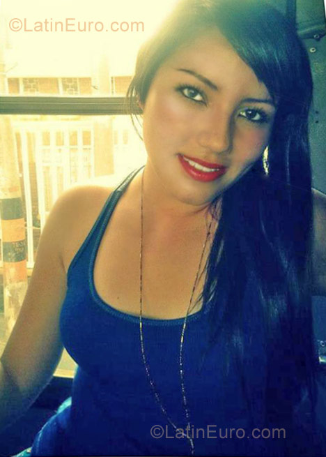 Date this voluptuous Colombia girl Nury from Bogota CO9676