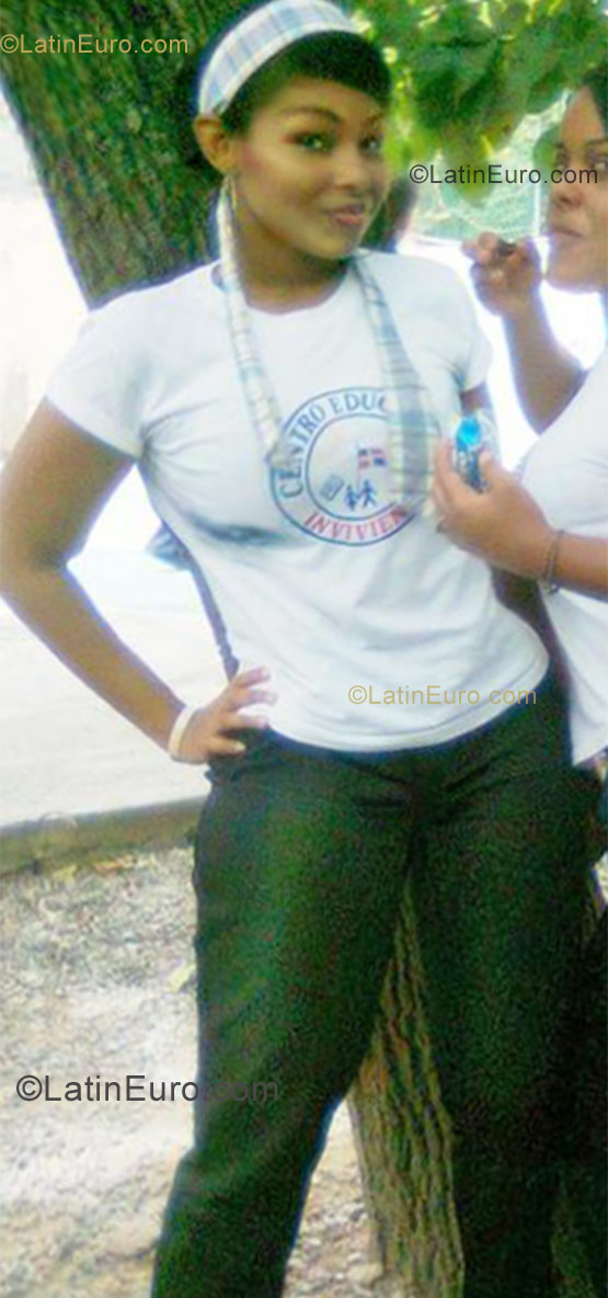 Date this georgeous Dominican Republic girl Alexandra from Santo Domingo DO10640