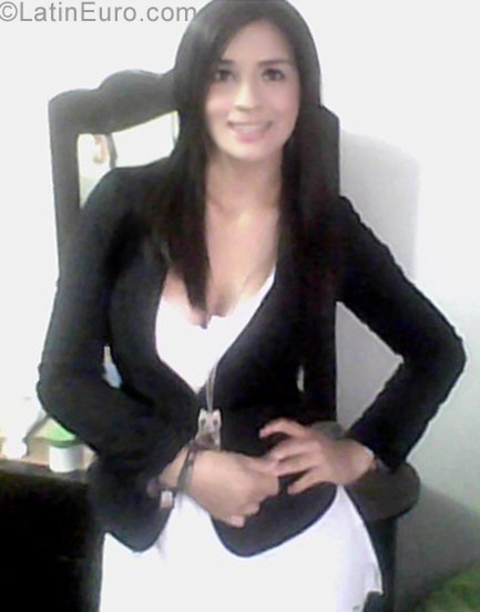 Date this exotic Colombia girl Vanessa1990 from Bogota CO9711