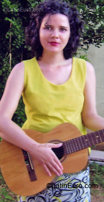 Date this attractive Brazil girl Ana from BAURU BR6613