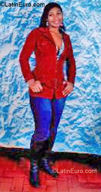 Date this georgeous Colombia girl Densi from Bogota CO9728