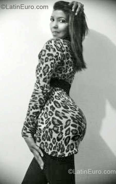 Date this young Colombia girl Yurly from Bogota CO9769