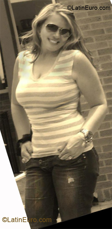 Date this foxy Colombia girl Ana Maria from Bogota CO9768