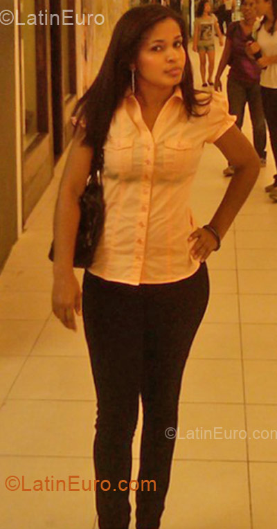 Date this tall Dominican Republic girl Amaya from Moca DO10728