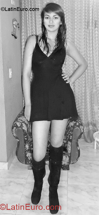 Date this passionate Colombia girl Slendi from Bogota CO9829