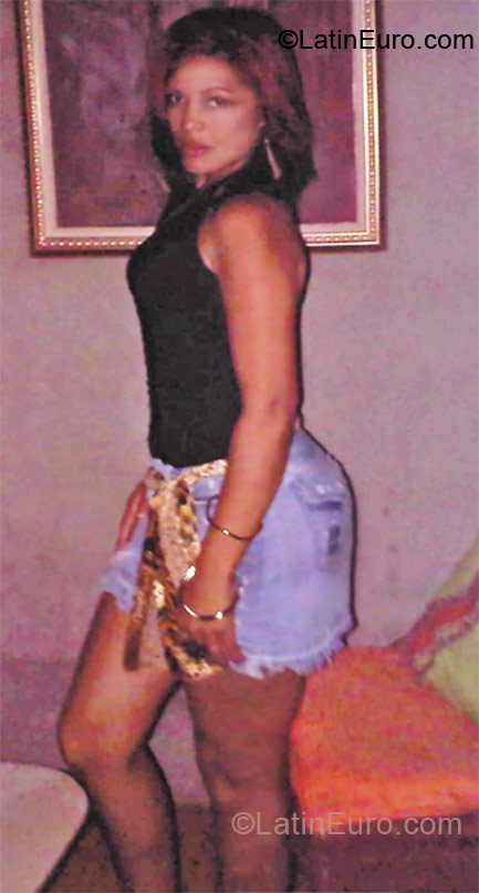 Date this cute Dominican Republic girl Rosa from Santo Domingo DO10746