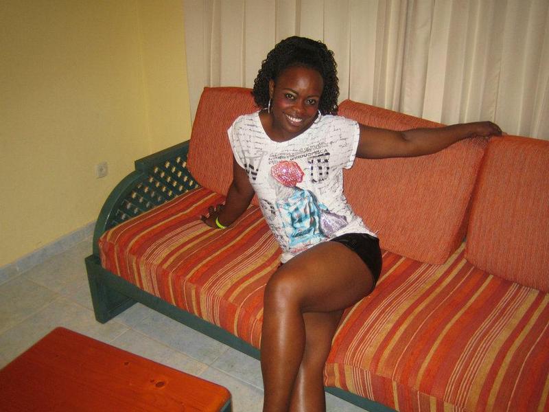 Date this exotic Dominican Republic girl Ely5678 from Santo Domingo DO10762