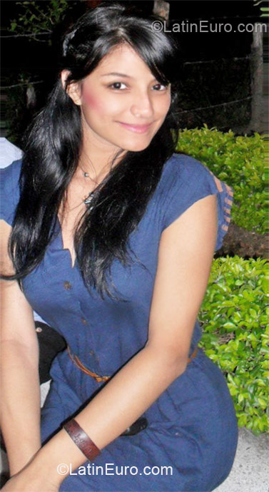 Date this charming Colombia girl Johana from Cali CO9919