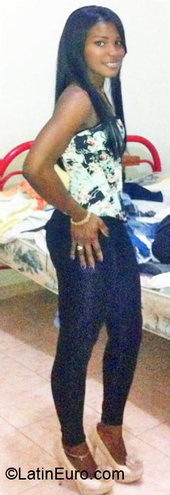 Date this lovely Dominican Republic girl Dalila from Santo Domingo DO10812