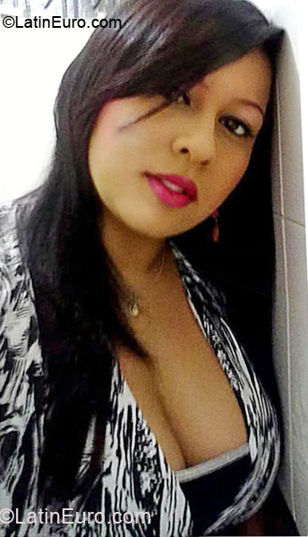 Date this cute Colombia girl Johana from Palmira CO9943